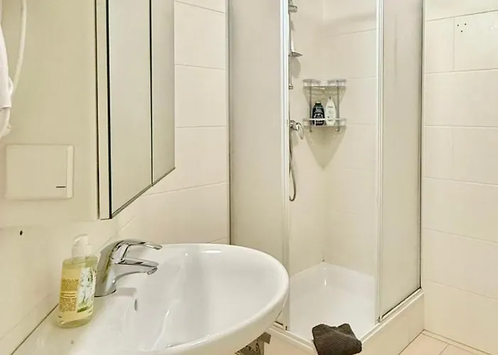 Apartman 100 M2 Near Metro & Center