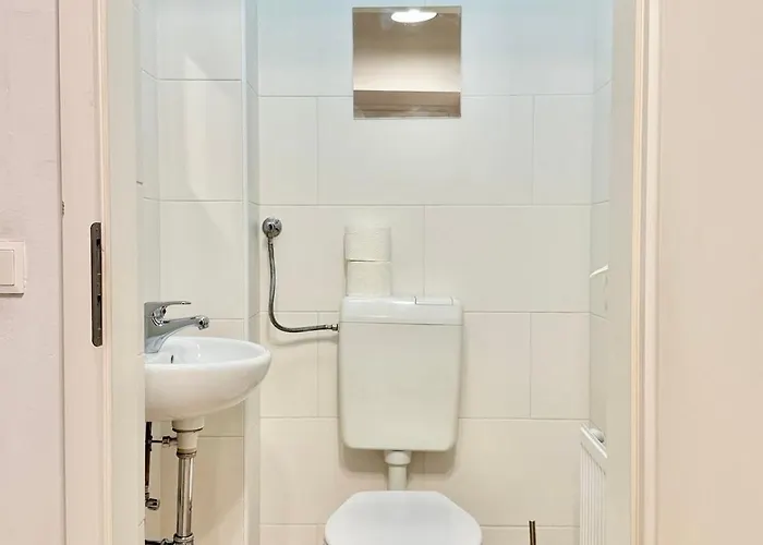 Apartman 100 M2 Near Metro & Center Bécs